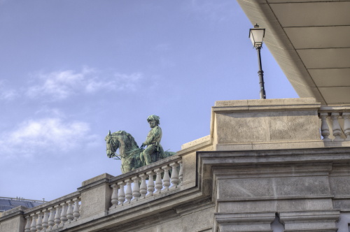 Buildings & statues